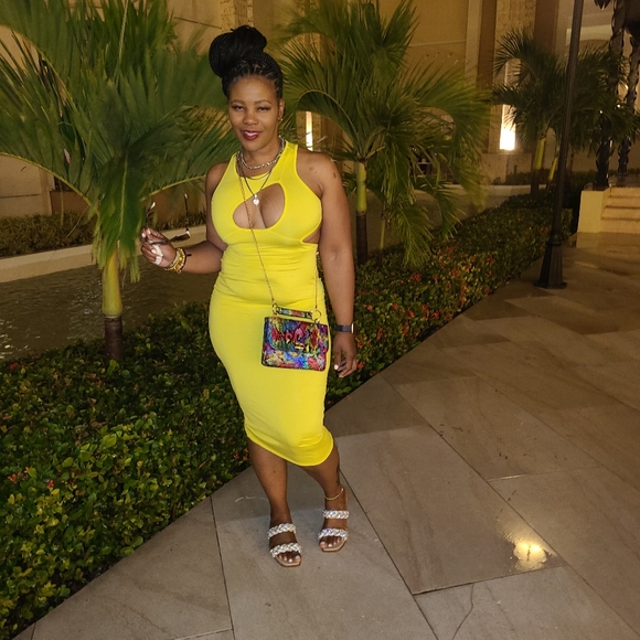 Meet your Posher, Buffy - Picture 6 of 6